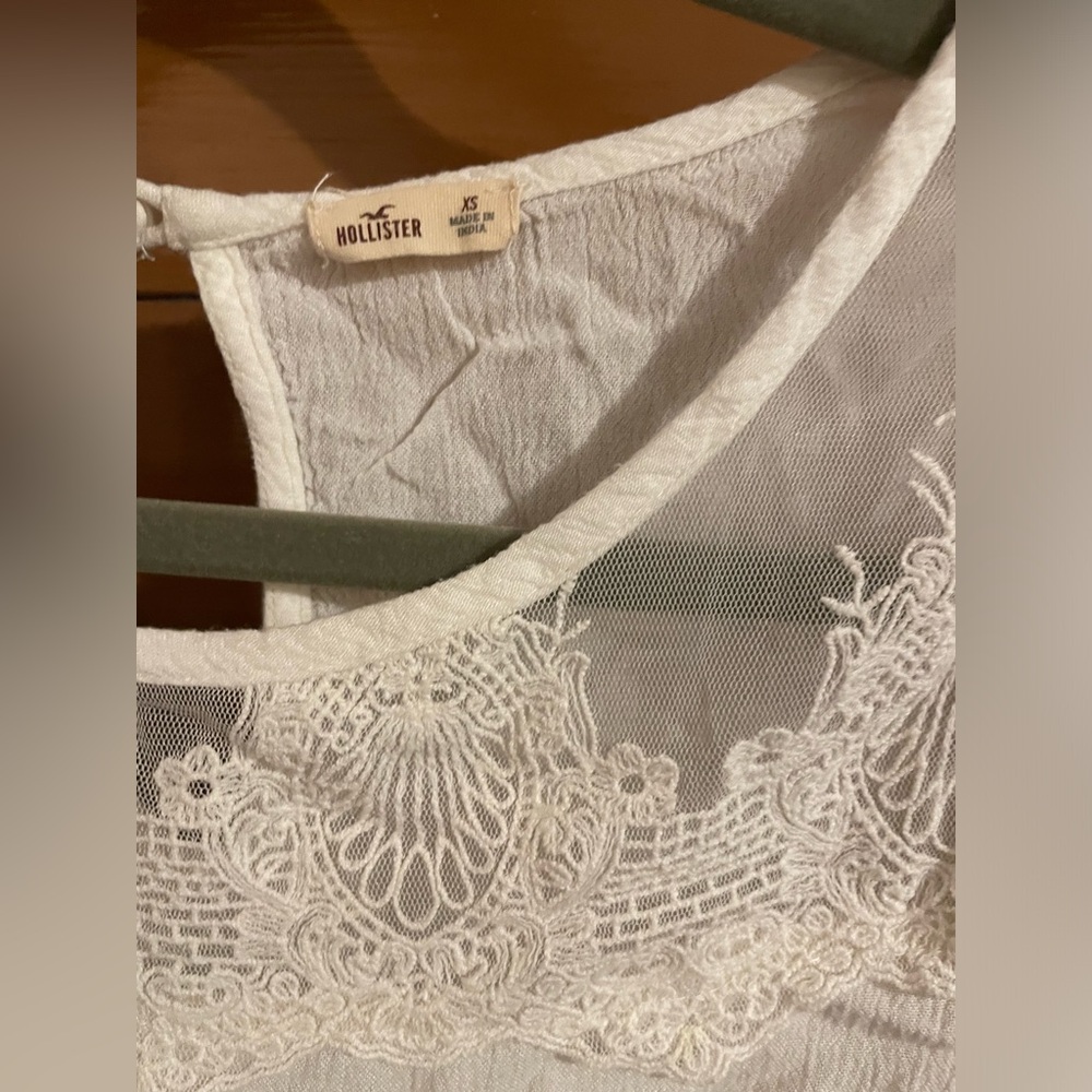 Hollister Flutter Sleeve Lace Striped Mesh/Lace Neck Detail Rope Tie Hem Crop - Picture 3 of 12